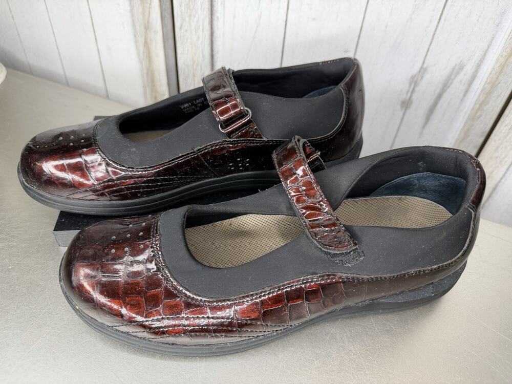 Drew Burgundy Crocodile Pattern Mary Jane's Women's Shoe Size 10.5 Patent